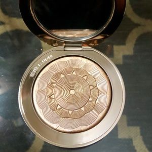 Estée Lauder Bronze Goddess Illuminator